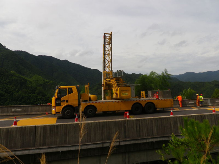 貴州銅仁橋梁檢測車租賃